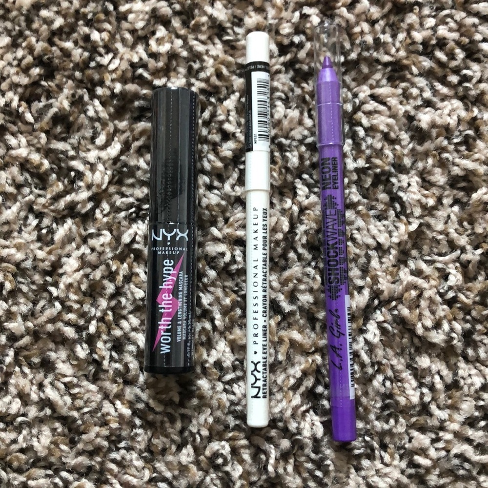 SOLD -  🌺5x$25- NYX & L.A. Bundle